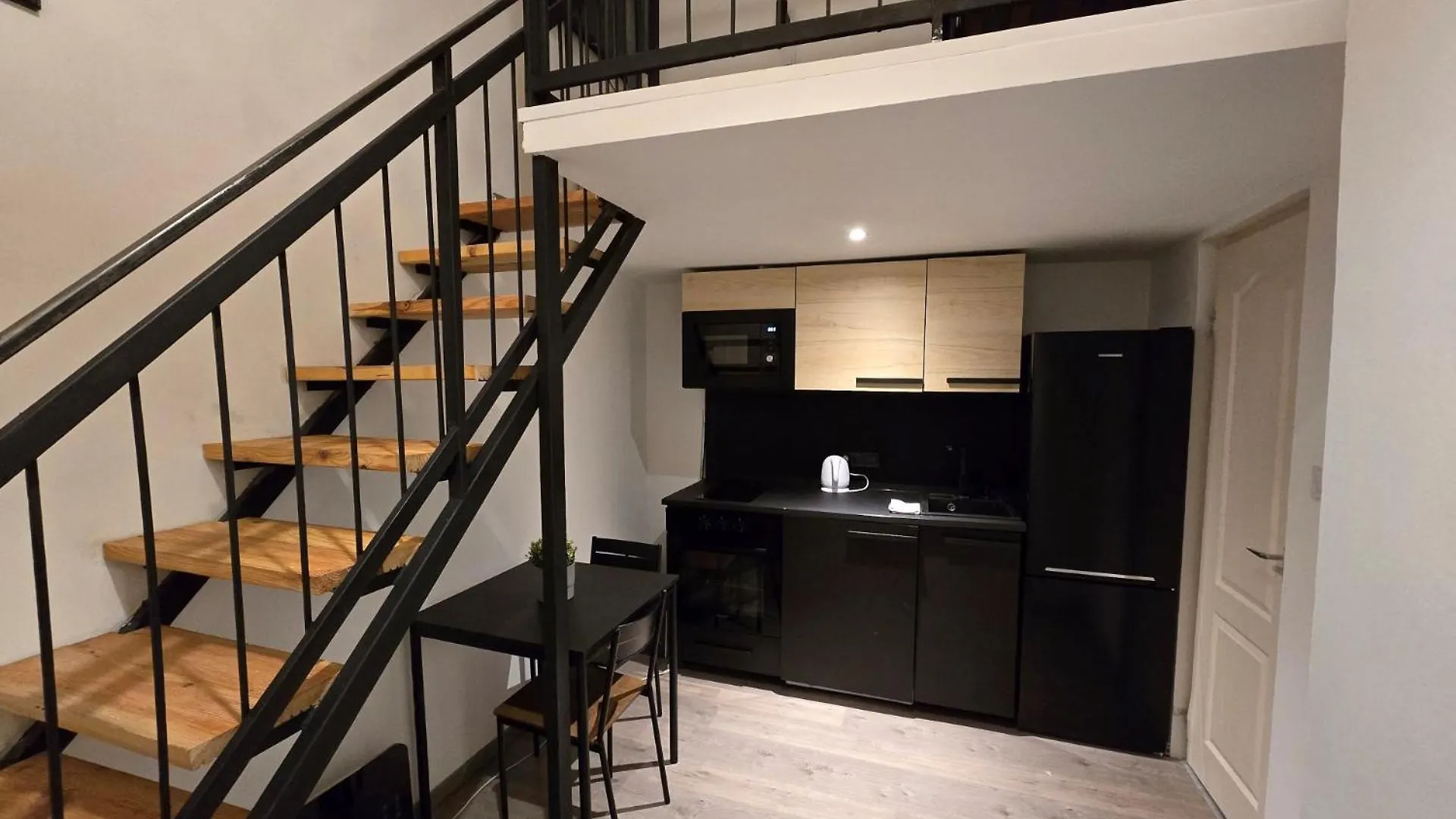 アパート J67 City Nest Budapest - Studio Apt In The Center ハンガリー